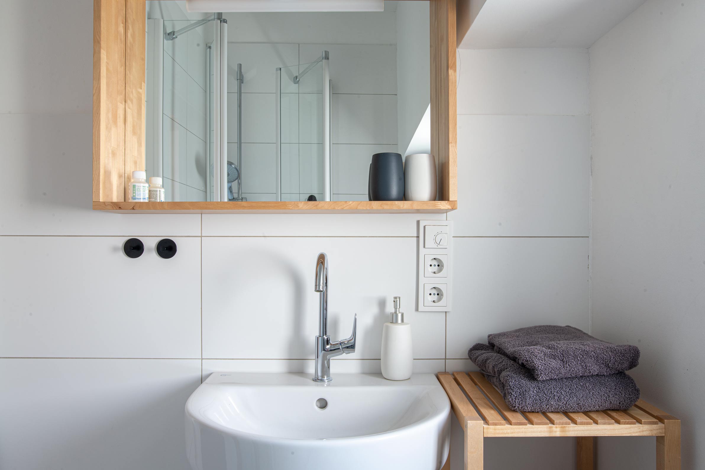 Badezimmer_Amaturen_apartment_in_bilk_wohnen_auf_zeit_temporary_living_moebiliert_citywohnung_modern_singlewohnung_stadtwohnung_wochenende_kurzurlaub_messe_pendlerwohnung_zentral_du